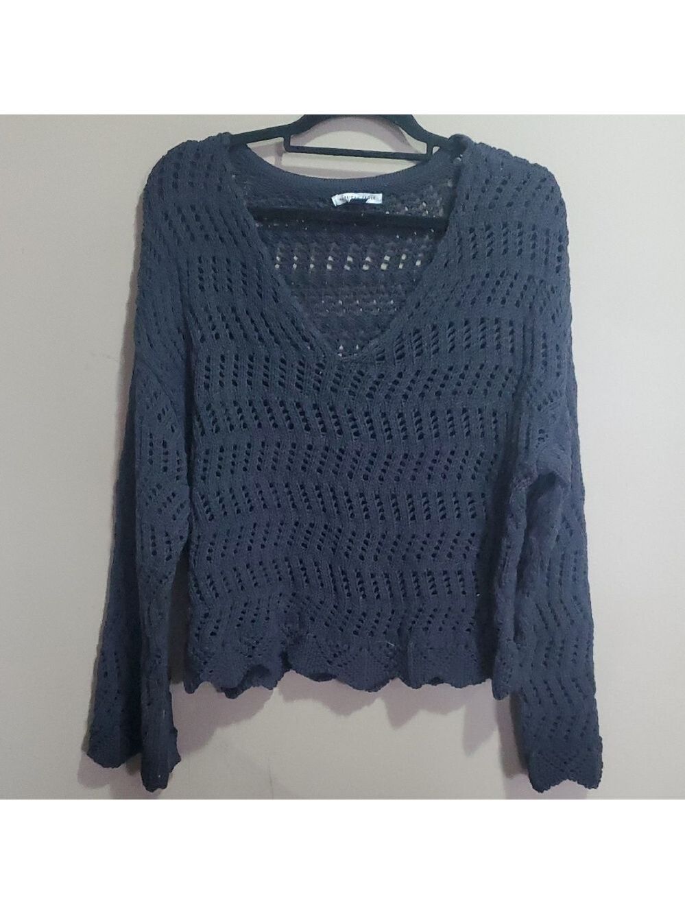 American Eagle Outfitters Dark Gray V-Neck Sweater Size Large